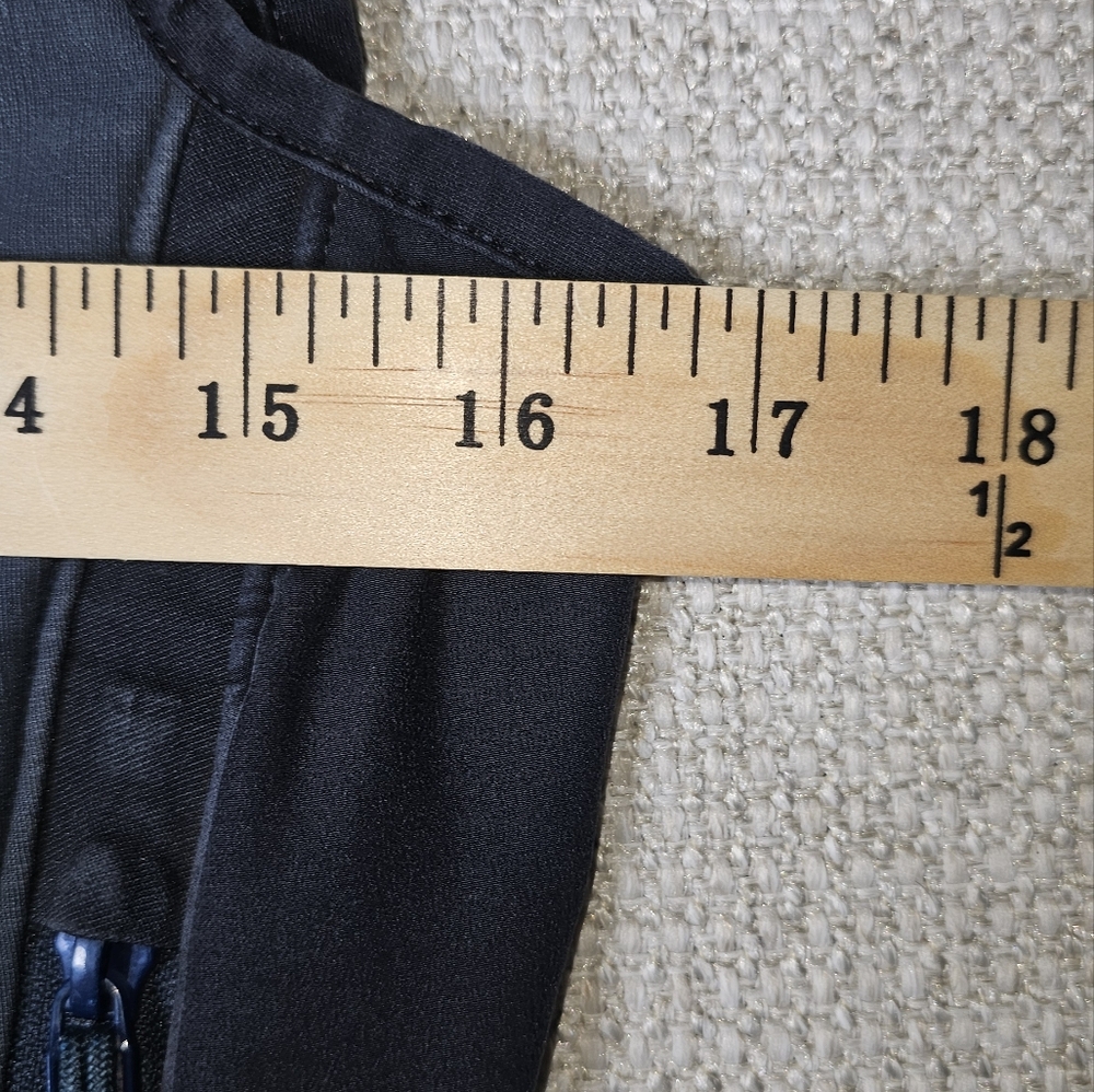 Arc'teryx Two-Tone Blue and Black Vest - Picture 8 of 14